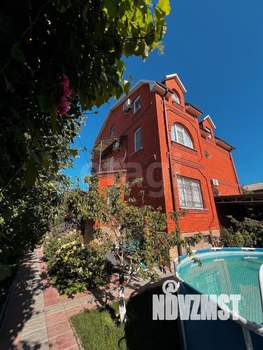 Дом 400м², 3-этажный, участок 8 сот.