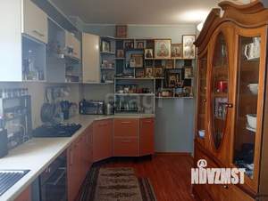 Дом 275м², 3-этажный, участок 6 сот.