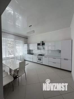 Дом 400м², 3-этажный, участок 8 сот.