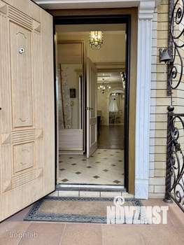 Дом 339м², 3-этажный, участок 8 сот.