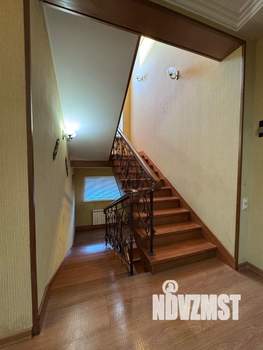 Коттедж 534м², 3-этажный, участок 18 сот.