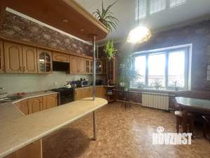 Коттедж 290м², 2-этажный, участок 10 сот.