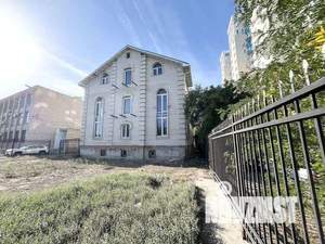 Коттедж 627м², 3-этажный, участок 6 сот.