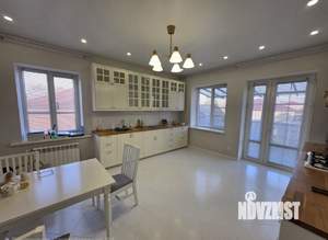 Дом 327м², 3-этажный, участок 8 сот.