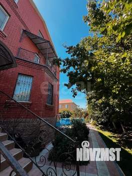 Дом 400м², 3-этажный, участок 8 сот.