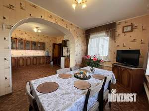 Дом 252м², 3-этажный, участок 806 сот.