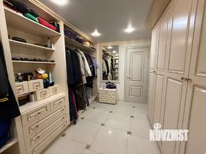 Дом 309м², 3-этажный, участок 10 сот.