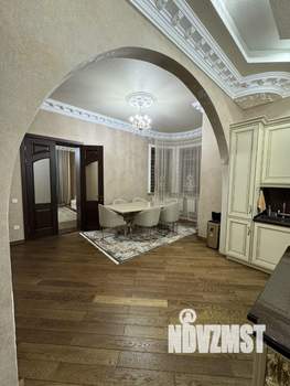 Коттедж 432м², 3-этажный, участок 6 сот.