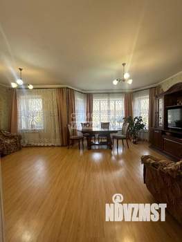 Дом 247м², 3-этажный, участок 498 сот.