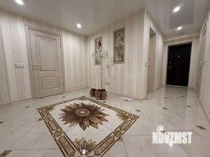 Дом 309м², 3-этажный, участок 10 сот.