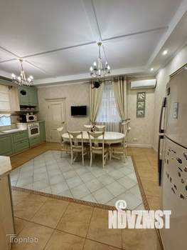 Дом 339м², 3-этажный, участок 8 сот.