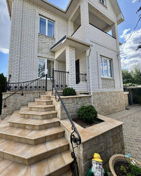 Дом 345м², 3-этажный, участок 9 сот.