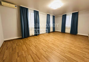 Дом 300м², 3-этажный, участок 6 сот.