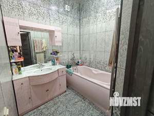 Дом 251м², 3-этажный, участок 8 сот.