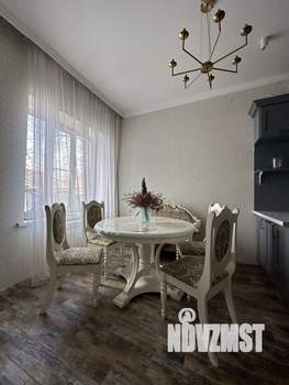 Коттедж 200м&sup2;, 2-этажный, на длительный срок, 