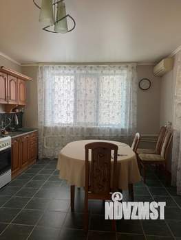 Коттедж 100м², 2-этажный, на длительный срок, 