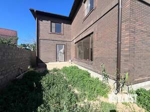 Коттедж 312м², 2-этажный, участок 4 сот.  