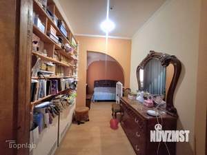 Дом 180м&sup2;, 2-этажный, участок 444 сот.  