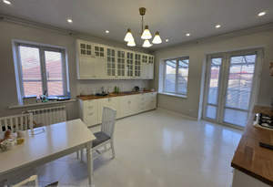 Дом 327м², 3-этажный, участок 8 сот.  