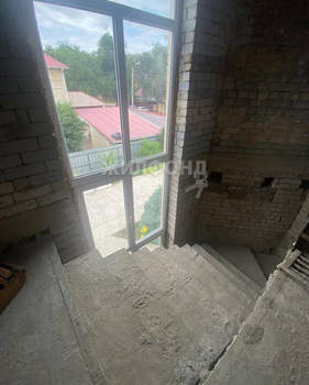 Дом 300м², 3-этажный, участок 6 сот.  