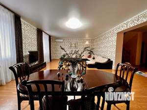 Дом 307м², 3-этажный, участок 6 сот.  