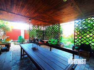 Дом 408м&sup2;, 2-этажный, участок 8 сот.  