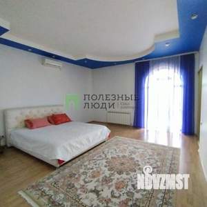 Дом 271м², 2-этажный, участок 6 сот.  