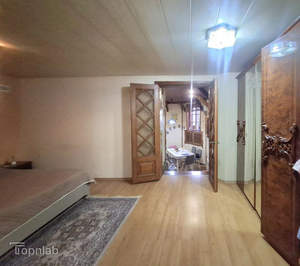 Дом 180м&sup2;, 2-этажный, участок 444 сот.  