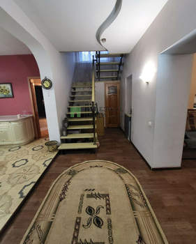 Дом 196м&sup2;, 2-этажный, участок 10 сот.  