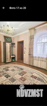 Коттедж 305м², 2-этажный, участок 6 сот.  