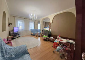 Дом 180м&sup2;, 2-этажный, участок 444 сот.  