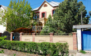 Дом 356м&sup2;, 3-этажный, участок 7 сот.  