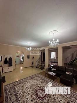 Дом 360м², 2-этажный, участок 4 сот.  