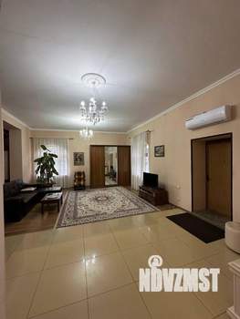 Дом 360м², 3-этажный, участок 4 сот.  
