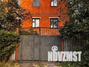 Дом 435м&sup2;, 3-этажный, участок 5 сот.  