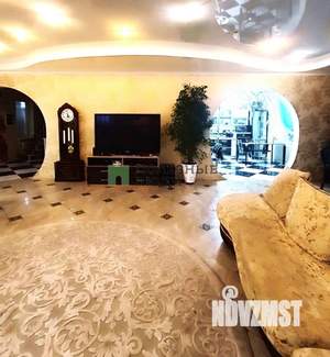 Дом 195м², 2-этажный, участок 6 сот.  