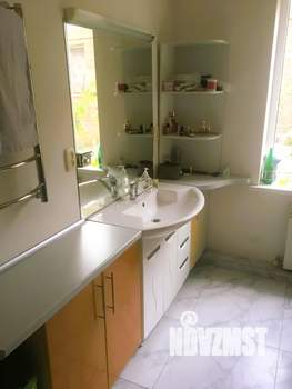 Дом 680м², 3-этажный, участок 20 сот.  