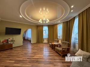 Дом 294м², 2-этажный, участок 7 сот.  