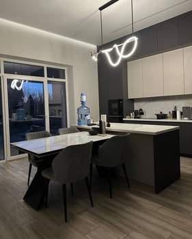 Дом 197м², 2-этажный, участок 8 сот.  