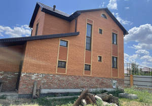 Дом 267м&sup2;, 3-этажный, участок 6 сот.  