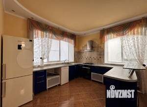 Дом 190м&sup2;, 2-этажный, участок 3 сот.  