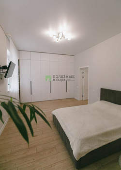 Дом 181м², 2-этажный, участок 4 сот.  