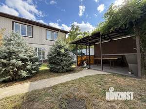 Дом 184м&sup2;, 2-этажный, участок 3 сот.  