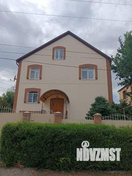 Дом 354м², 3-этажный, участок 7 сот.  