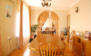 Дом 356м&sup2;, 3-этажный, участок 7 сот.  