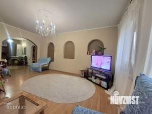 Дом 180м&sup2;, 2-этажный, участок 444 сот.  