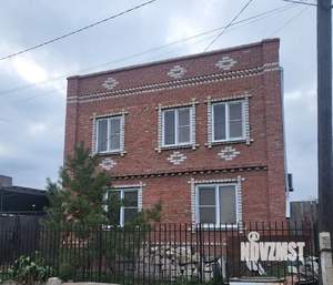 Дом 160м², 2-этажный, участок 10 сот.  