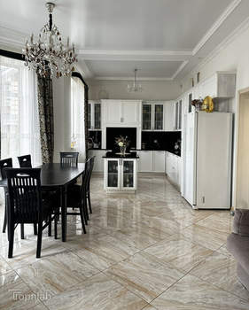 Дом 390м², 4-этажный, участок 10 сот.  