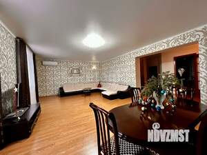 Коттедж 307м², 2-этажный, участок 6 сот.  