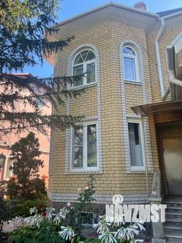 Дом 298м², 3-этажный, участок 9 сот.  